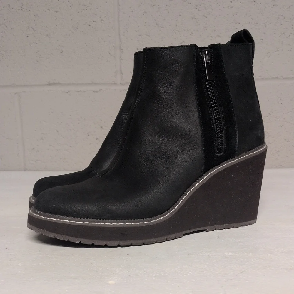 TOMS Raven Water Resistant Wedge Ankle Boot, Ankle Bootie, Size 9 EUC - Picture 2 of 6